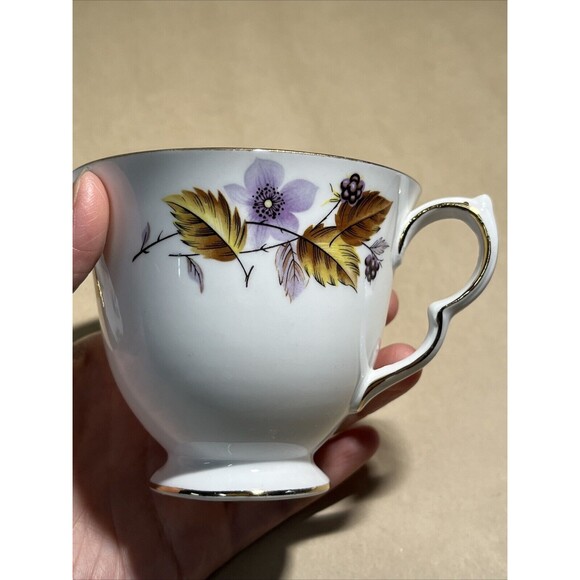 Vintage Queen Anne Bone‎ China Teacup and Saucer Set Autumn Leaves #8344 England - Picture 8 of 10